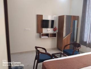 HOTEL ELISTA Juneja Square - Zirakpur - 4