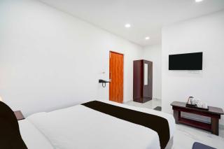 Collection O Jeevan Bima Nagar HAL Road - Bangalore - 7