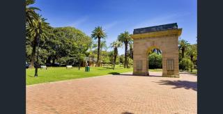Burwood 2Br Apt Near Chiantown Shopping Center - Sydney - 1