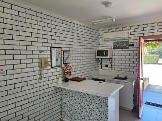 Barooga Country Inn Motel - 7