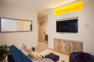 Higgihaus St Marys Apts Internal Lightwell - Cardiff - 9