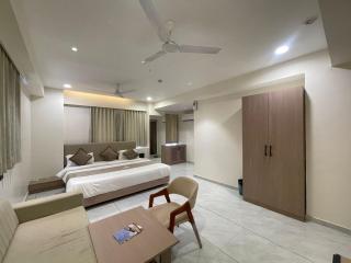 Hotel The Indra Palace - Ahmedabad - 7