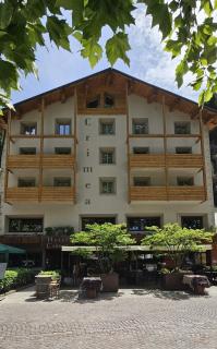 Crimea Wine Hotel - Chiavenna - 0