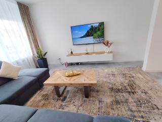 Glory's Apartment - - 6