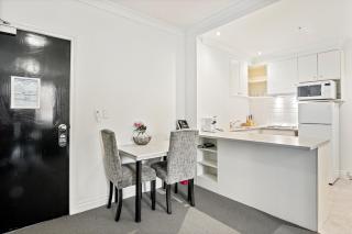 1-Bed Apartment in Central Melbourne - 4