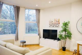 Modern Flat in London - 1