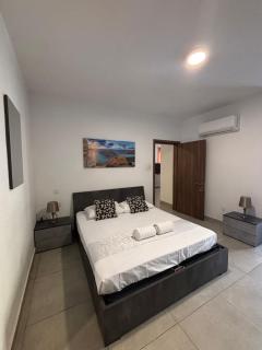 Central and Cozy Room - Msida - 5