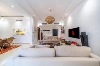 Cityscape & Coastal Charm Elegant 2br Seaside - 6