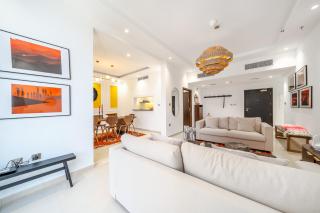 Cityscape & Coastal Charm Elegant 2br Seaside - 7