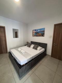 Central and Cozy Room - Msida - 3