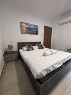 Central and Cozy Room - Msida - 2