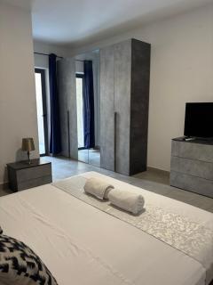 Central and Cozy Room - Msida - 6