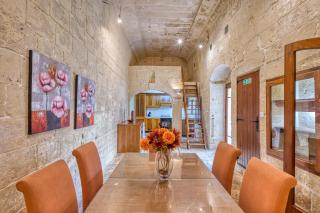 New to the market - Unique house with pool by SF Homes - Għargħur - 9