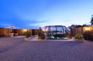 Gîte dans le Cotentin avec jacuzzi professionnel sous un dôme vitré - 1