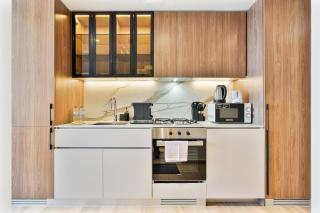 Bright Studio in JVC with Pool and Gym Access - 8