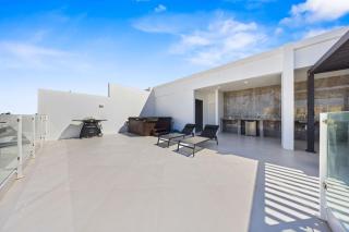 3BR with Jacuzzi & View by Bocobay - Palm-Eagle Beach - 6