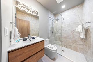 3BR with Jacuzzi & View by Bocobay - Palm-Eagle Beach - 4