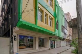 RedDoorz Plus near RS RK Charitas 2 Palembang - 4