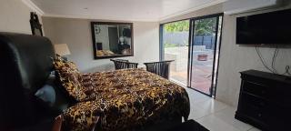 Waterfront Guest House - Hartbeespoort - 3