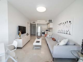 Breeze Suite at The Island - Herzliya B - 2