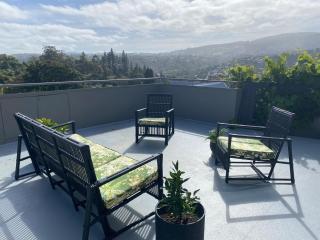 Spacious home with underfloor heating, views and sun - Dunedin - 7