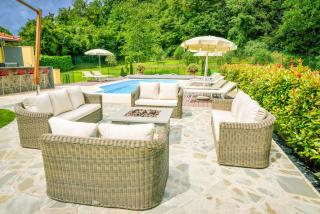 Villa 3 Bed 4 Bath Sleeps 8 Pool Hot tub Air Con - Villafranca in Lunigiana - 0