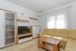 Apartments Kaja by Rent Istria - Kaštel - 1