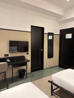 Wellesley Hotel - Pune - 1