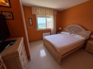 Penthouse w/ sea view, pool & beach - Calafell - 2