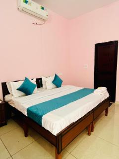 Mahadev Hotel !! Near Chandigarh Int'l Airport ! - - 5