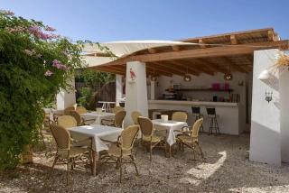 Hostal Flamingo by Nest - Cala Llenya - 1