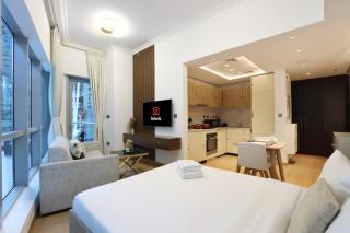 Stylish Studio with Spacious Balcony Walk to JBR Beach - 0