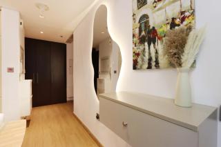 Stylish Studio with Spacious Balcony Walk to JBR Beach - 2