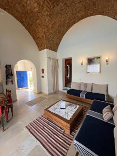 Meer Chillax Villas - 9