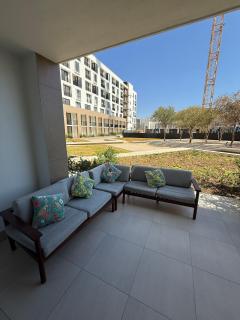 Modern Rosebank Apt - Parking, 5 Min to Gautrain - 5