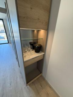 Modern Rosebank Apt - Parking, 5 Min to Gautrain - 2