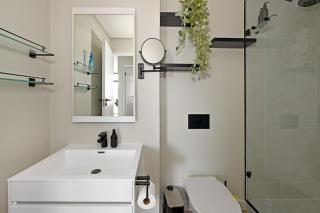 Esme Ocean Breeze 1 Bedroom in Sea Point - 2