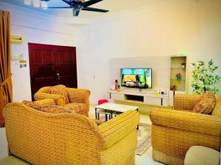 Sweet Nest Homestay Melaka - Kampong Sarang Helang - 0