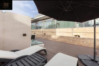 Deluxe Suite, King sized Bed, Harbour & Marina with AC by 360 Estates - Senglea - 5