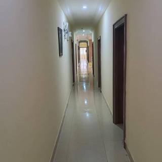 ANGELS COURT HOTEL and SUITES - - 7
