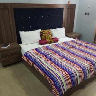 ANGELS COURT HOTEL and SUITES - - 6
