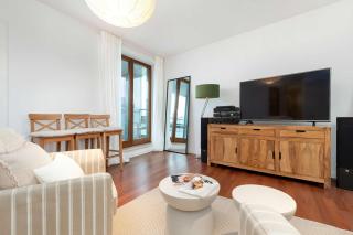 Sea Towers Luxury Apartment with Parking & Balcony near the Bay by Renters Prestige - Gdynia - 3