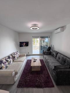 Ulcinja Apartment Pinjes - 3