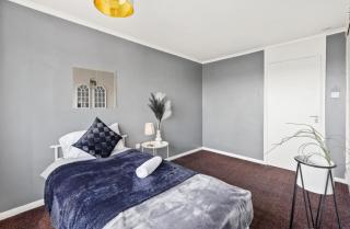 4 Bed Relaxing Retreat - Canterbury - Parking - Hot Tub - Hackington - 2