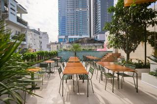 District One Hotel-Rooftop Pool-Reception 24-7-Breakfast - Ho Chi Minh-stad - 6
