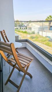 Beachside Breeze Apartment - 7