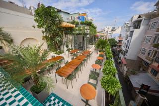 District One Hotel-Rooftop Pool-Reception 24-7-Breakfast - Ho Chi Minh-stad - 3