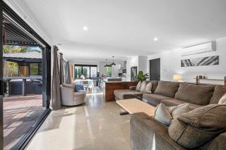 Awesome Aubrey - New Plymouth - 6