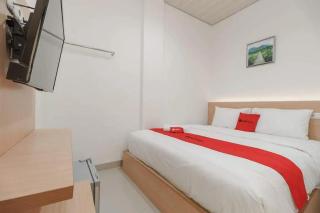 RedDoorz Plus near RS RK Charitas 2 Palembang - Palembang - 0