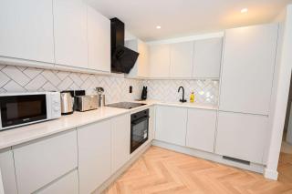 Central Manchester Contemporary 2 Bed Apartment - 9